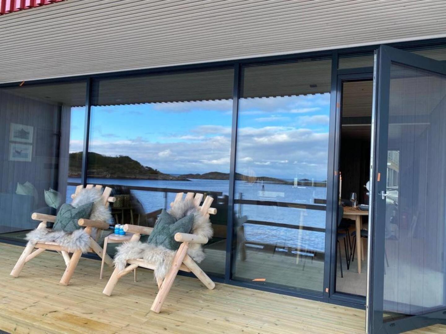 Waterfront Apartment With Panoramic Sea View Henningsvaer Exterior foto